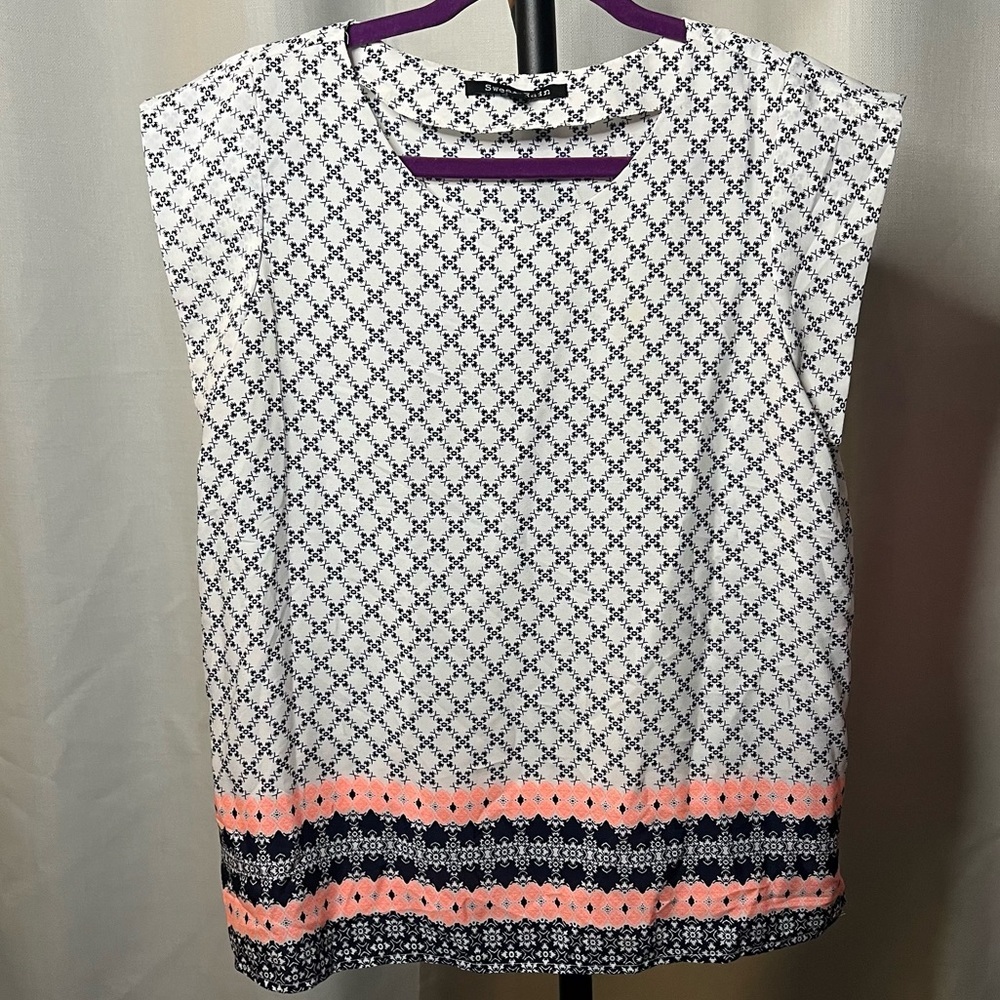 Sweet Rain Patterned Blouse - Picture 7 of 7